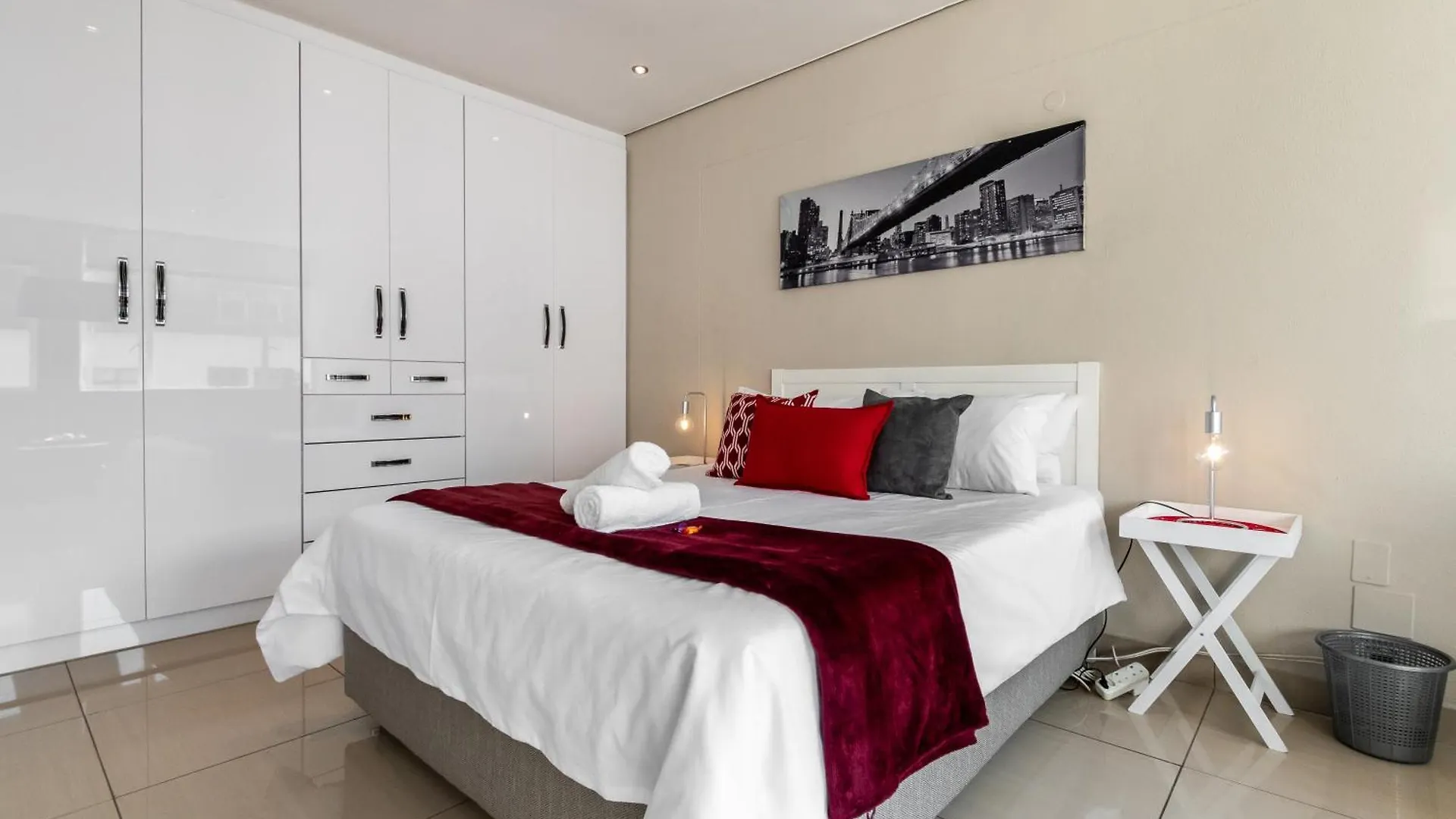 Bright Spacious Apartment In Keeromcity Gem Cape Town 0*,