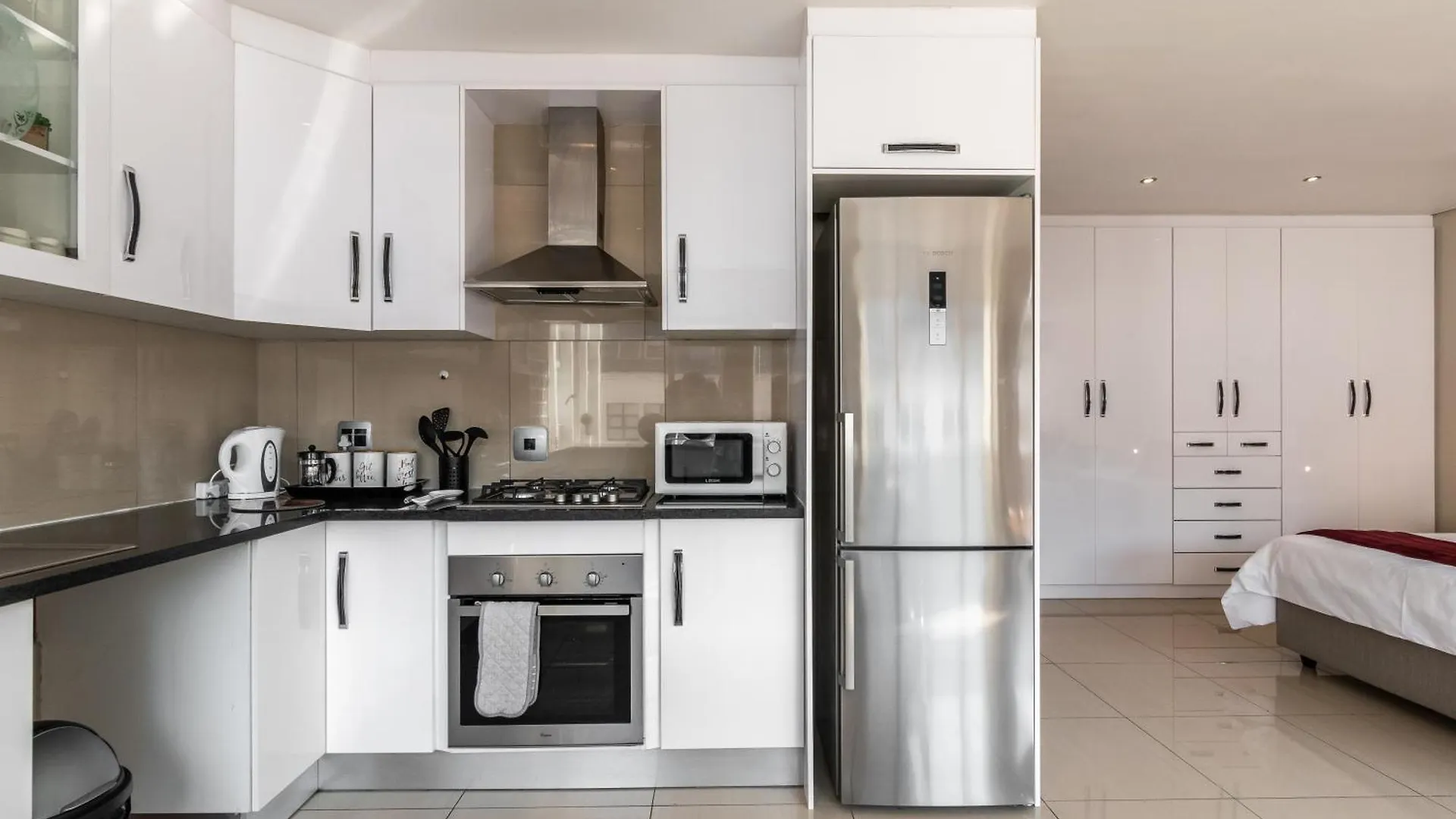 Bright Spacious Apartment In Keeromcity Gem Cape Town 0*,  South Africa