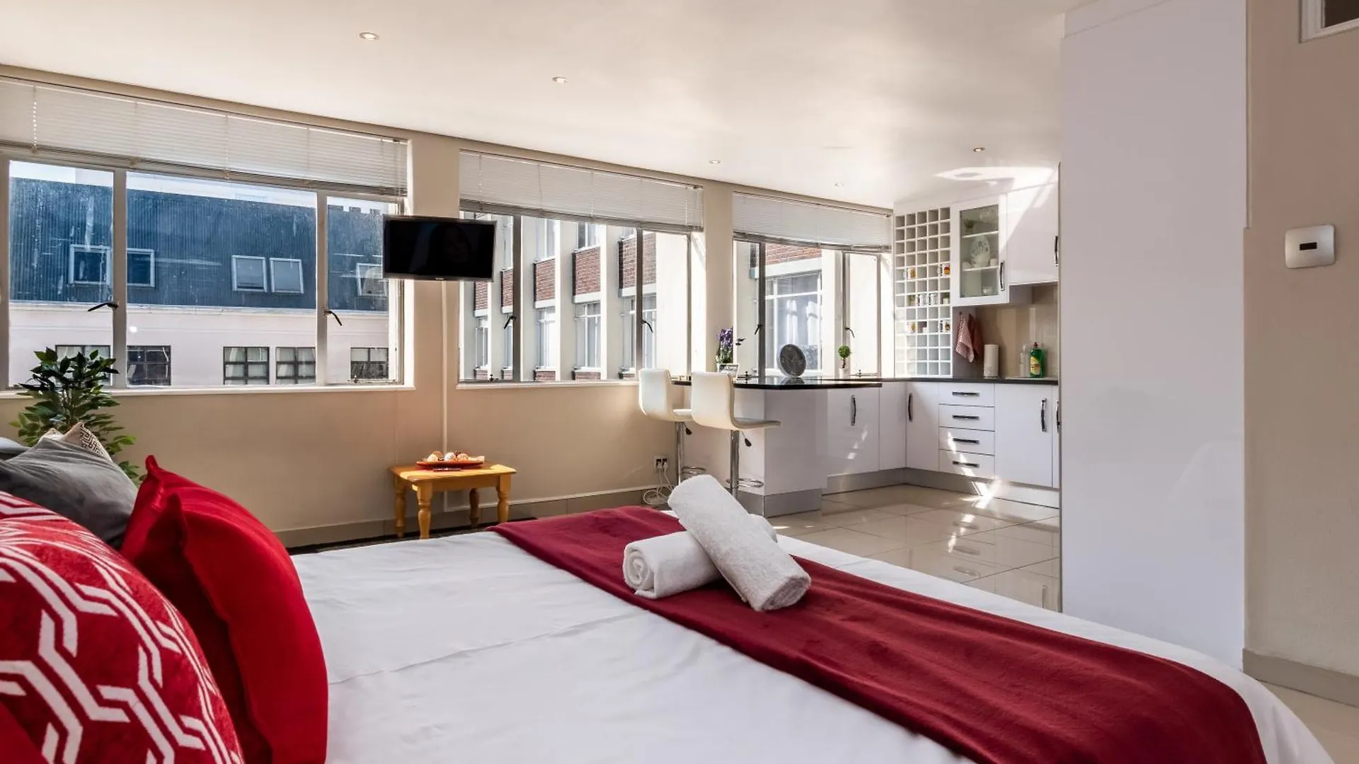 Bright Spacious Apartment In Keeromcity Gem Cape Town
